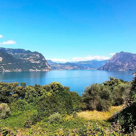 Amazing In With Kitchen Apartment Monte Isola