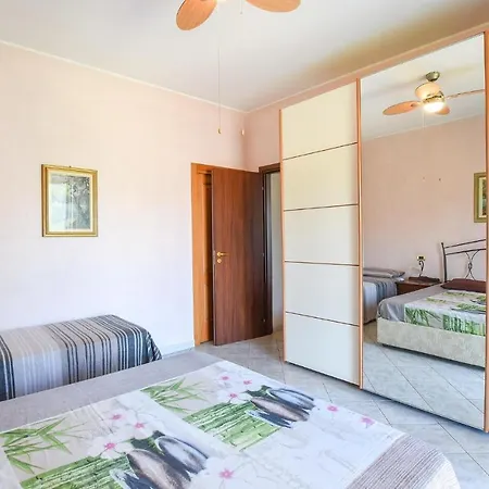 Apartment Amazing In With Kitchen Monte Isola